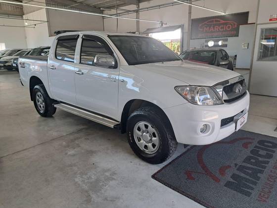 TOYOTA HILUX 2.5 STD 4X4 CD 16V TURBO DIESEL 4P MANUAL TOYOTA HILUX 2.5 STD 4X4 CD 16V TURBO DIESEL 4P MANUAL